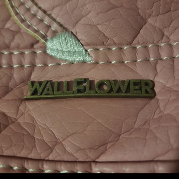 NWT Wallflower Unicorn Purse. - Picture 5 of 8